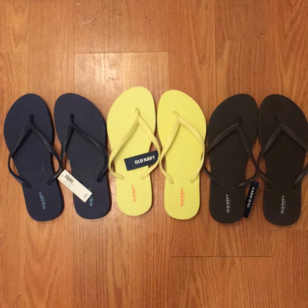 Lot of 3 Old Navy flip flops